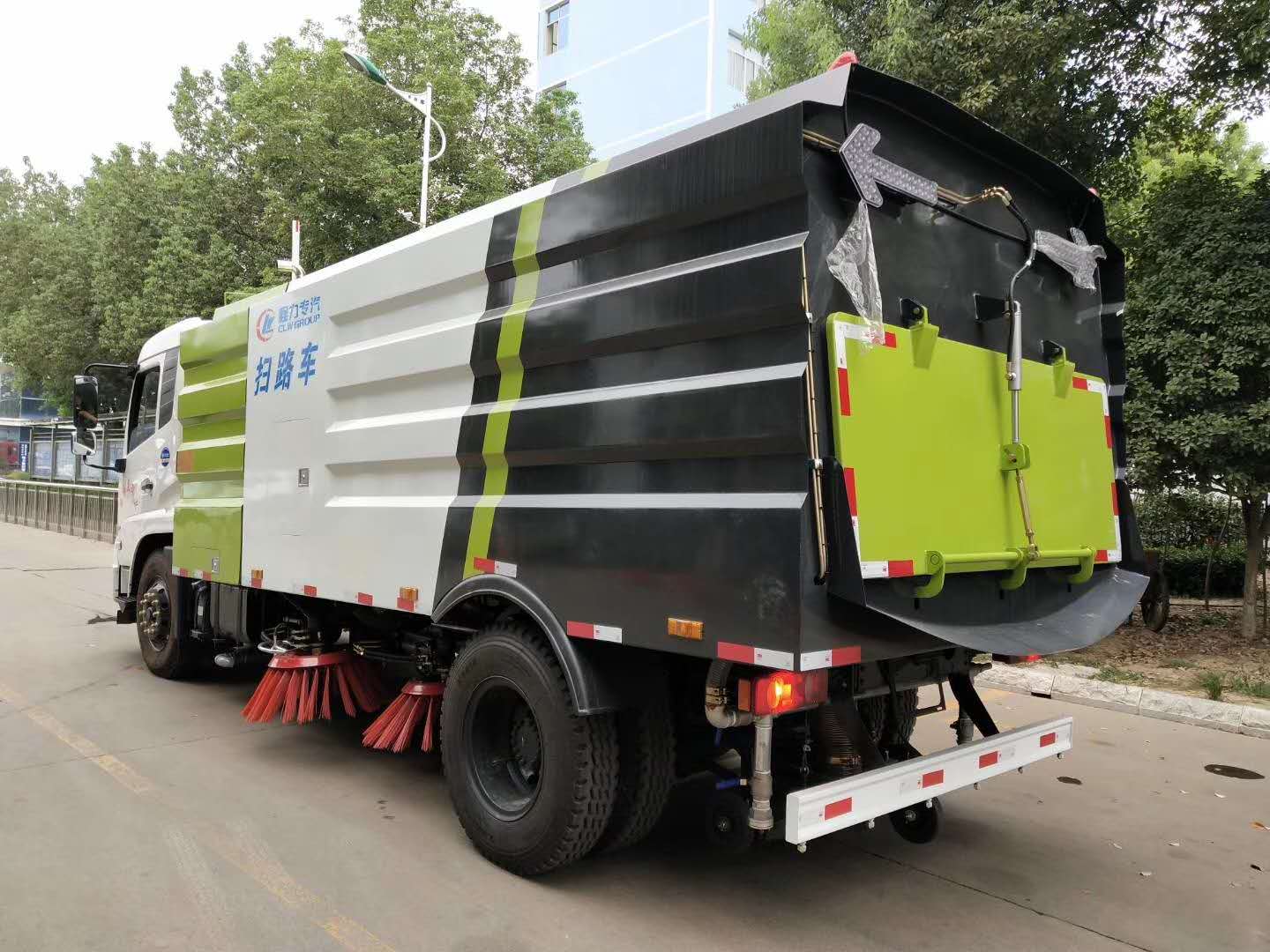 国五7方尘箱/3方水箱东风扫路车